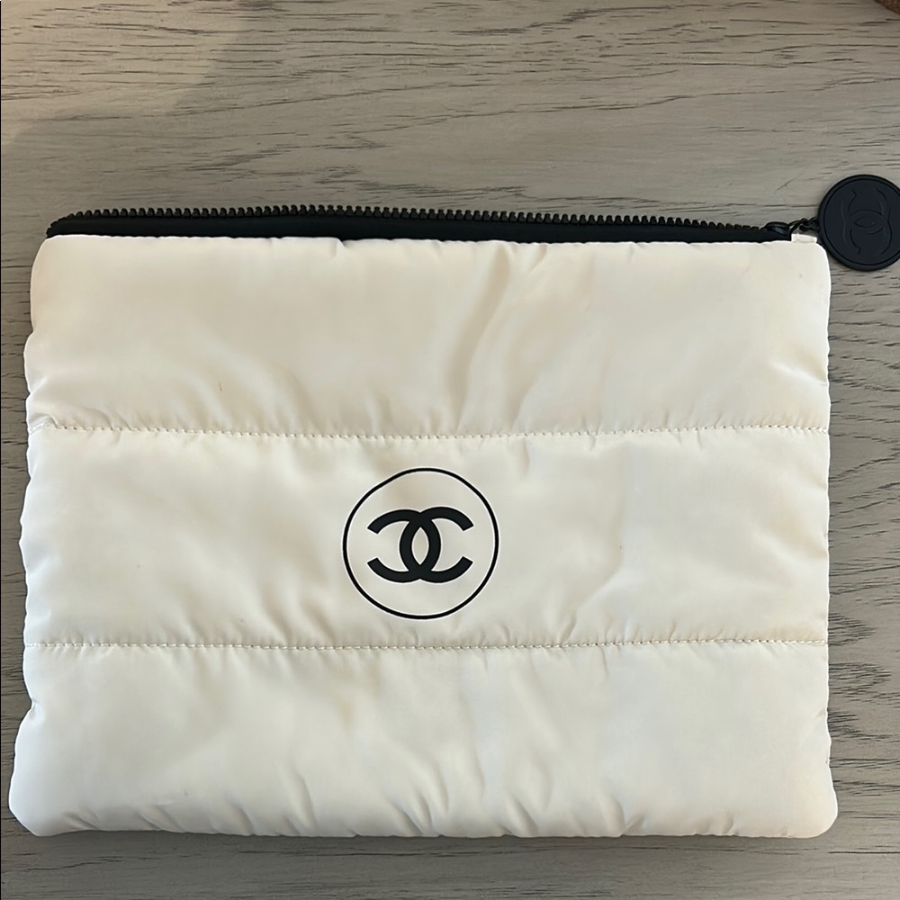 Chanel White Quilted Pouch